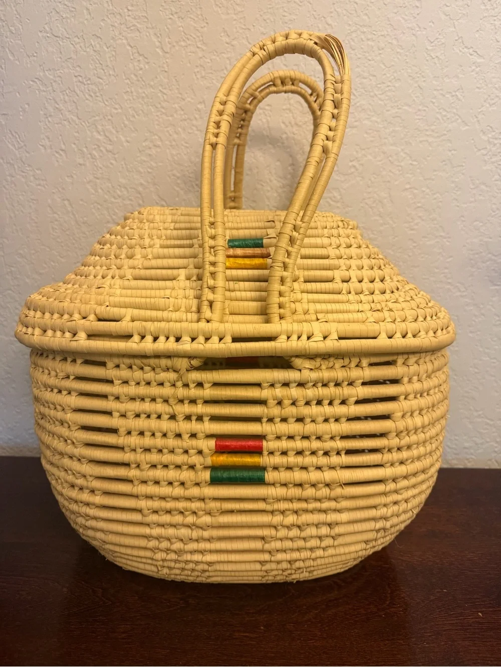 Seagrass Hand Woven Storage Display Basket With Lid & Handles 15x10x16 Boho Vtg
